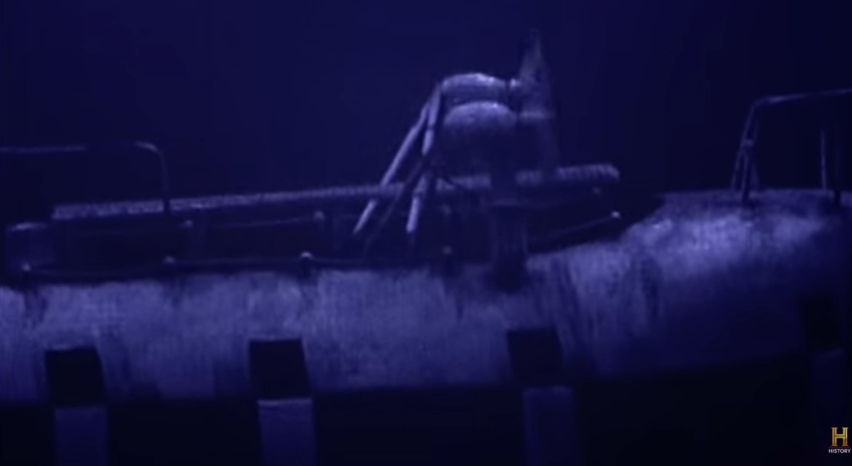 Lặn xuống rãnh Mariana là trải nghiệm du lịch không phải ai cũng dám thử. Ảnh: Cắt từ video/HISTORY