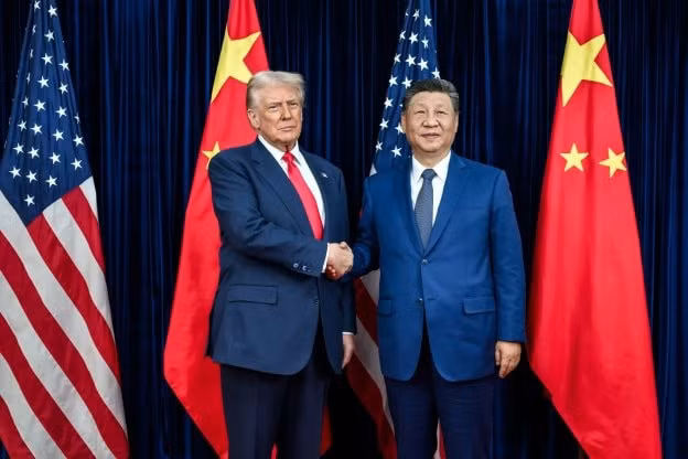 Tổng thống Mỹ Donald Trump và Chủ tịch Trung Quốc Tập Cận Bình hội đàm bên lề Hội nghị thượng đỉnh APEC tại Busan/Hàn Quốc vào cuối tháng 10/2025. Ảnh: The White House 814-202512191635502.jpeg