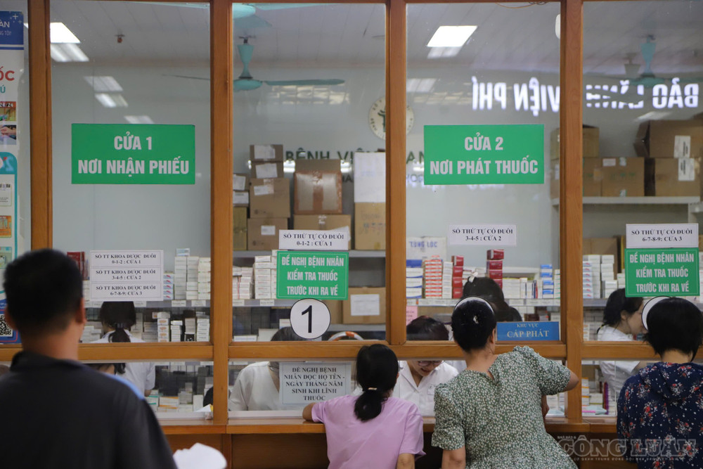 Nếu không giải quyết được bài toán nhân lực và liên thông dữ liệu, các bệnh viện tuyến trên sẽ vẫn tiếp tục quá tải, còn người bệnh tiếp tục phải đi xa để chữa những bệnh có thể quản lý ngay tại nơi cư trú. clo_br_z7843270386895-e9a91c06fd42ea2ea4c755c112045850.jpg