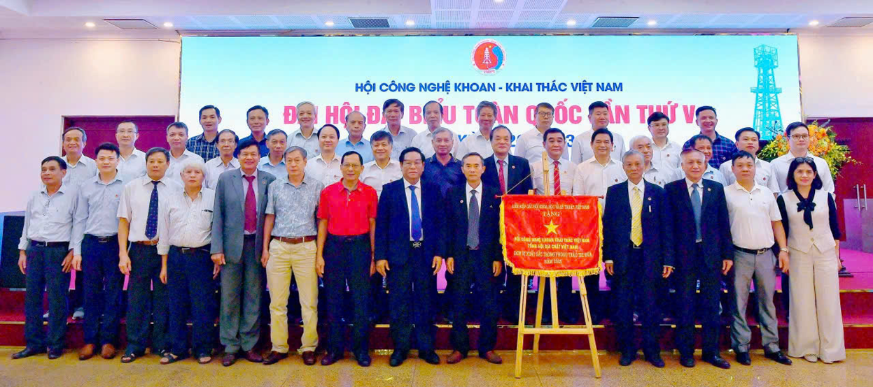 Khẳng định uy tín chuyên môn Petrovietnam trong lĩnh vực khoan – khai thác Khẳng định uy tín chuyên môn Petrovietnam trong lĩnh vực khoan – khai thác