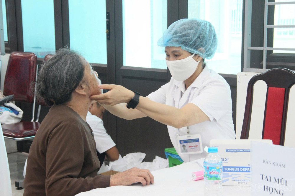 Nhiều người dân kỳ vọng chương trình khám sức khỏe miễn phí sẽ được duy trì lâu dài và sớm liên thông dữ liệu y tế giữa các tuyến. clo_br_z7856211219884-67594f594d39d91d92cde2b72956e8ce.jpg