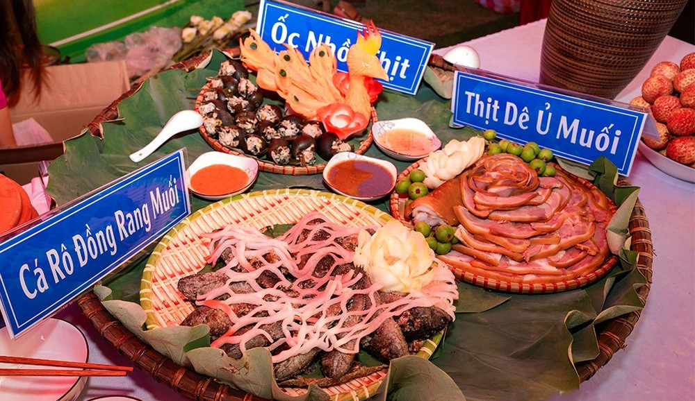 Sản phẩm dự thi của các đội. Ảnh: BNB ninh.jpg