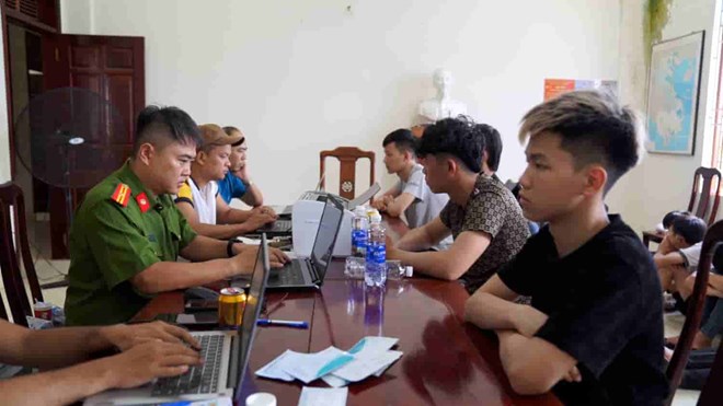 Xử lý hai nhóm thanh thiếu niên đánh nhau, quay lên mạng xã hội