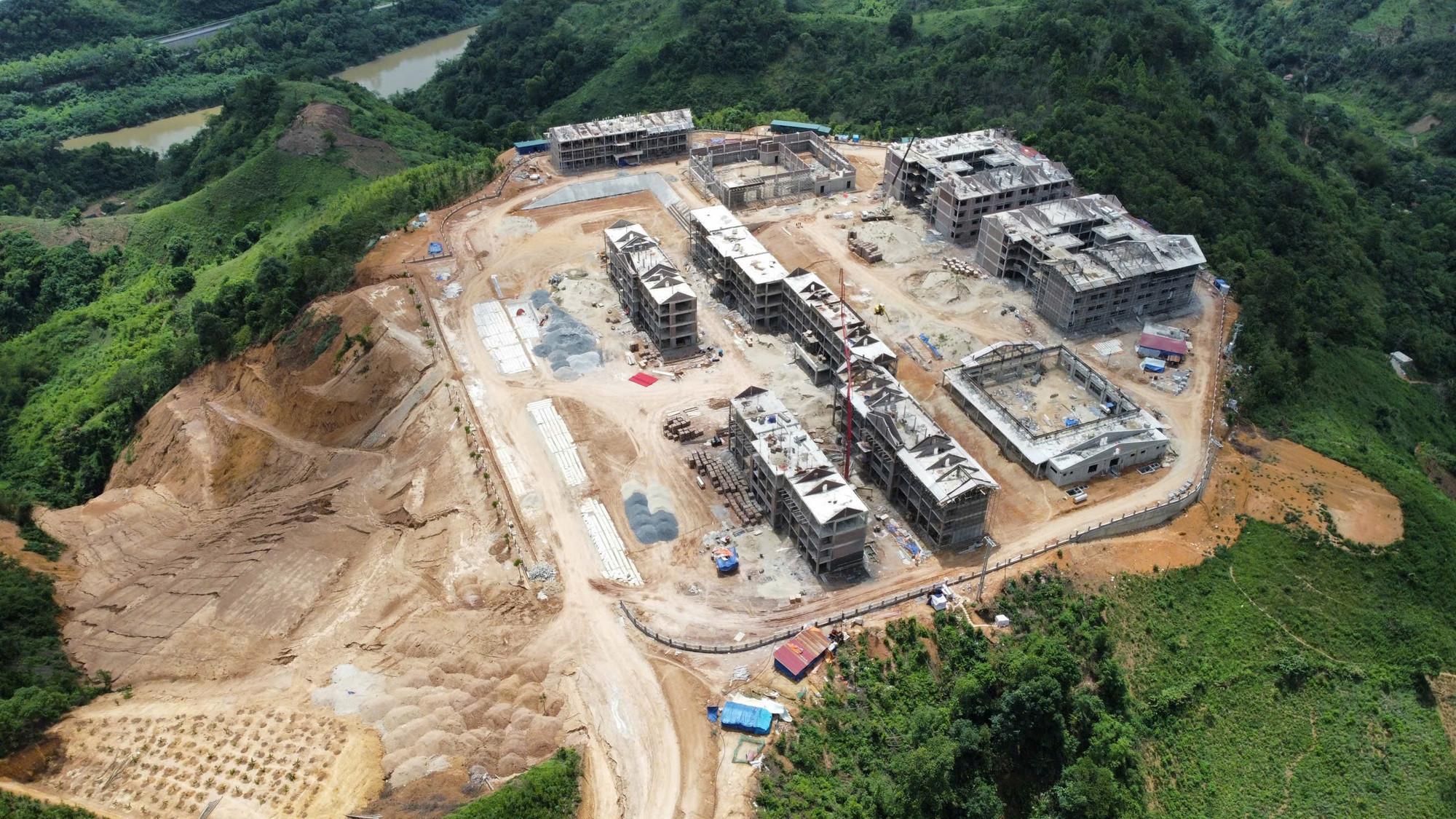 Hình hài trường Phổ thông nội trú Tiểu học và THCS A Mú Sung sau khoảng 6 tháng thi công. z7868874226323-ad67009ea0c4669874429b6f809f66e7.jpg