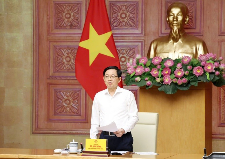 Phó Thủ tướng đánh giá cao vai trò của các cơ quan truyền thông, báo chí trong công tác tuyên truyền, góp phần nâng cao nhận thức xã hội về bảo vệ quyền sở hữu trí tuệ, tạo sự đồng thuận và ủng hộ của người dân, doanh nghiệp đối với công tác đấu tranh phòng, chống xâm phạm quyền sở hữu trí tuệ - Ảnh: VGP Phó Thủ tướng đánh giá cao vai trò của các cơ quan truyền thông, báo chí trong công tác tuyên truyền, góp phần nâng cao nhận thức xã hội về bảo vệ quyền sở hữu trí tuệ, tạo sự đồng thuận và ủng hộ của người dân, doanh nghiệp đối với công tác đấu tranh phòng, chống xâm phạm quyền sở hữu trí tuệ - Ảnh: VGP