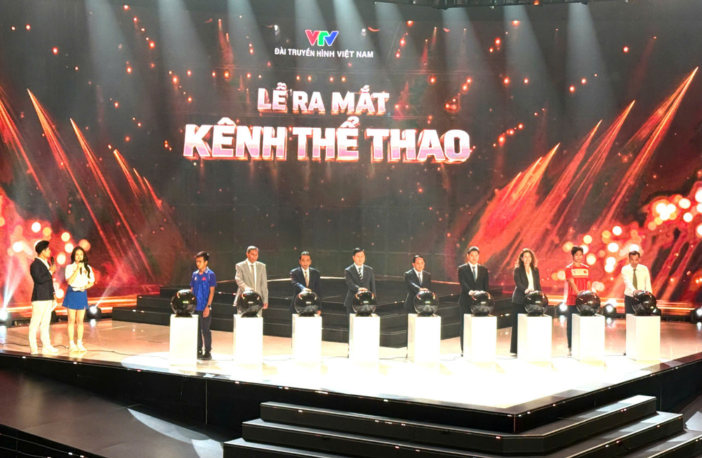 Các đại biểu thực hiện nghi thức ra mắt Kênh Thể thao quốc gia VTV6 tại Trường quay S1, VTV. Ảnh: Đình Trung z7912580414614-500f5a322d2364f85571af157a45ddec.jpg