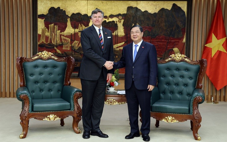 Phó Thủ tướng Thường trực Chính phủ Phạm Gia Túc tiếp Phó Ngoại trưởng Hoa Kỳ Christopher Landau - Ảnh: VGP Phó Thủ tướng Thường trực Chính phủ Phạm Gia Túc tiếp Phó Ngoại trưởng Hoa Kỳ Christopher Landau - Ảnh: VGP