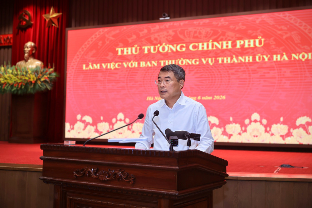 Thủ tướng nêu rõ, Thành phố cần xác định mục tiêu, tiêu chuẩn cao hơn để đóng góp nhiều hơn vào mục tiêu chung của cả nước. Ảnh: VGP/Nhật Bắc img5981-17811784410901564617632.jpg