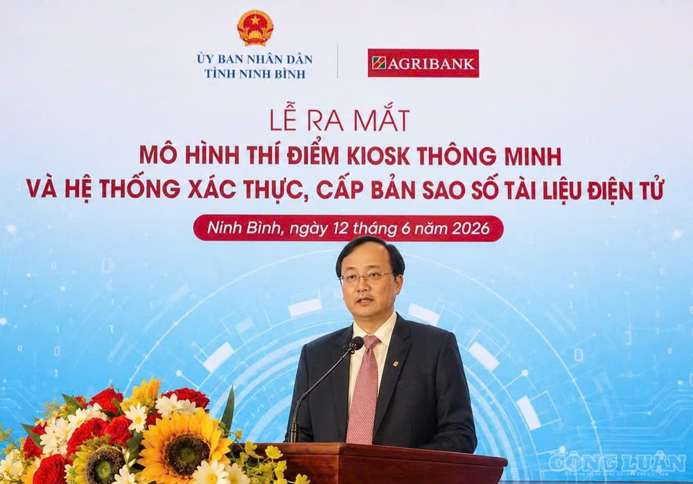 Ông Tô Huy Vũ, Chủ tịch Hội đồng thành viên Agribank phát biểu tại lễ ra mắt. clo_br_mo-hinh-3.jpg