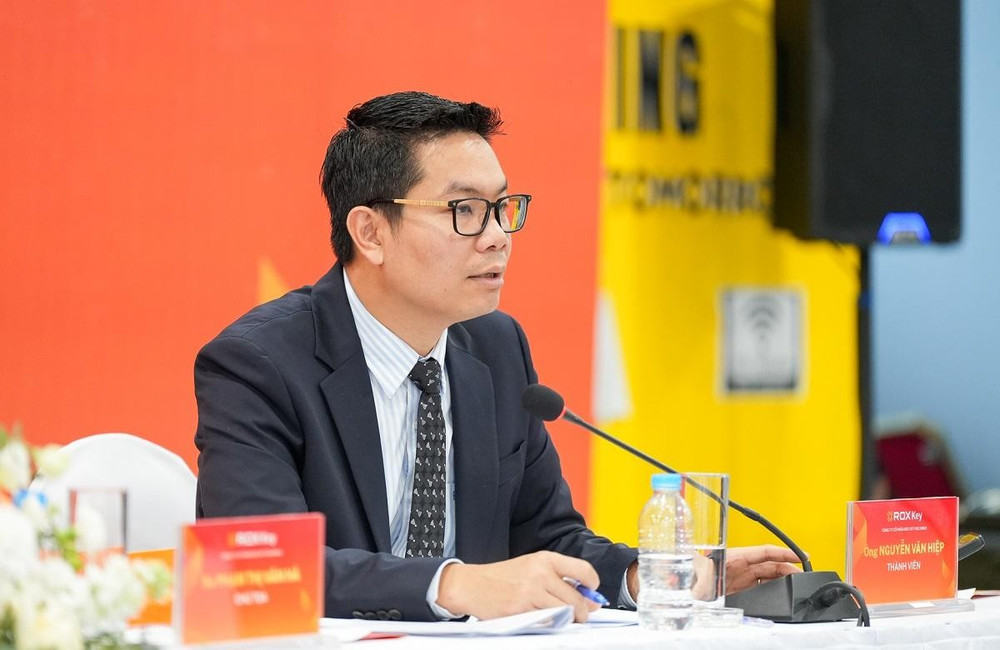Tổng Giám đốc ROX Key Nguyễn Văn Hiệp chia sẻ về định hướng ứng dụng AI và công nghệ trong ĐHĐCĐ 2026 Tổng Giám đốc ROX Key Nguyễn Văn Hiệp chia sẻ về định hướng ứng dụng AI và công nghệ trong ĐHĐCĐ 2026