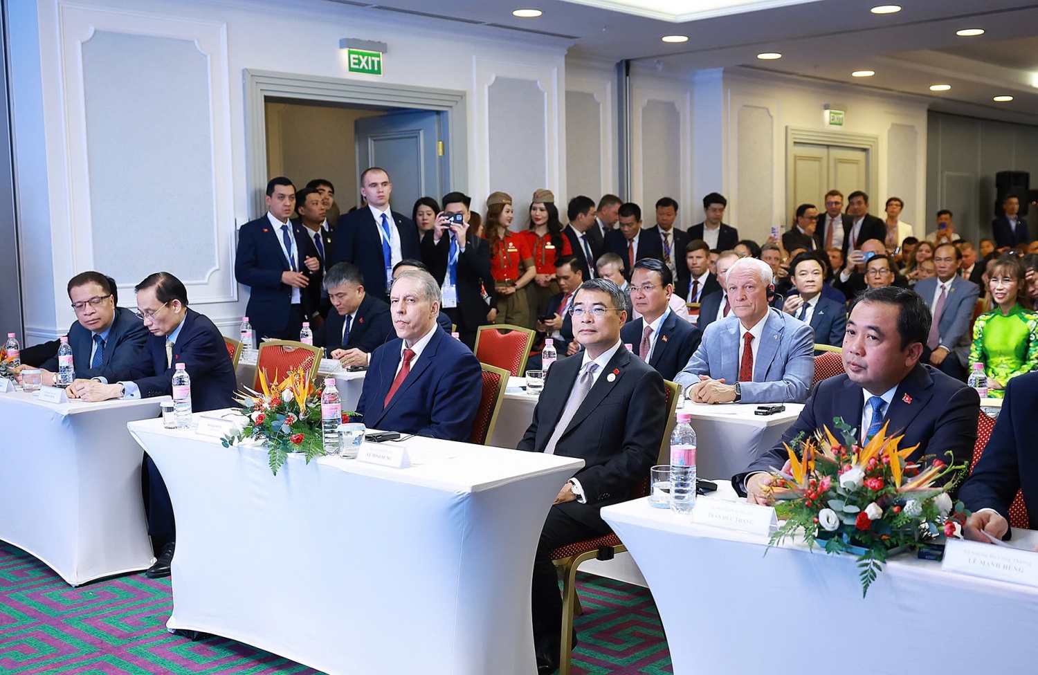 Thủ tướng Lê Minh Hưng chứng kiến trao văn kiện hợp tác giữa Petrovietnam với các doanh nghiệp năng lượng hàng đầu của Nga Thủ tướng Lê Minh Hưng chứng kiến trao văn kiện hợp tác giữa Petrovietnam với các doanh nghiệp năng lượng hàng đầu của Nga