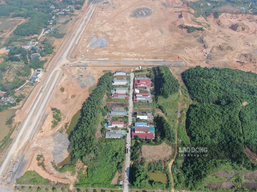 Dù gặp phải một số khó khăn nhưng UBND phường Âu Lâu đang đặt mục tiêu bàn giao 100% mặt bằng trước tháng 8. Ảnh: Tân Văn