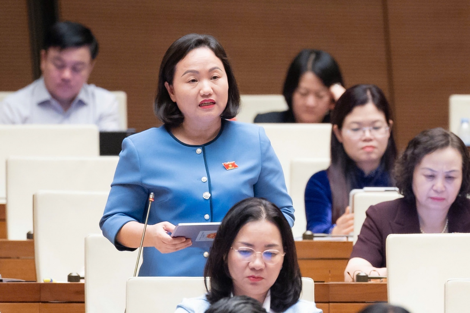 ĐBQH Phạm Thúy Chinh: Tự chủ năng lượng là nền tảng sức mạnh quốc gia ĐBQH Phạm Thúy Chinh: Tự chủ năng lượng là nền tảng sức mạnh quốc gia