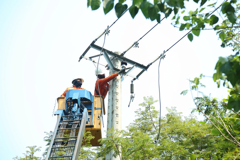 Ngày 24/6, công suất cực đại (Pmax) toàn hệ thống điện miền Trung - Tây Nguyên đạt 4.956 MW, sản lượng điện tiêu thụ đạt 104,5 triệu kWh, cao nhất từ trước đến nay. Ảnh: Bình An