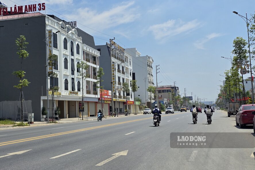 Giá đất mặt đường Hùng Vương có giá trị cao. Ảnh: Tô Công