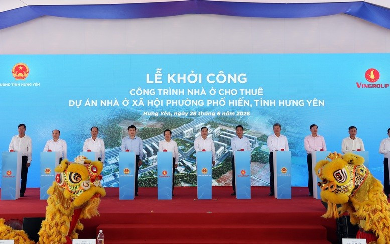 Phó Thủ tướng Thường trực Phạm Gia Túc và các đại biểu thực hiện nghi thức khởi công Dự án nhà ở xã hội phường Phố Hiến - Ảnh: VGP