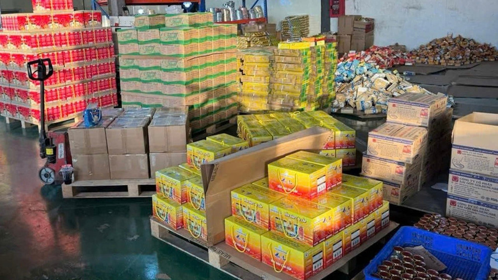 Tang vật thu giữ tại hiện trường yến thành phẩm chuẩn bị cho ra thị trường (Ảnh: CACC)