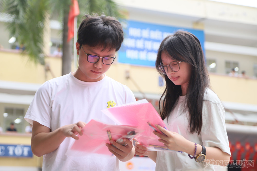 Điểm thi tốt nghiệp THPT 2026 được công bố sáng 1/7, cả nước có 5 thủ khoa đạt 30/30 điểm theo tổ hợp. clo_br_img-5111.jpg