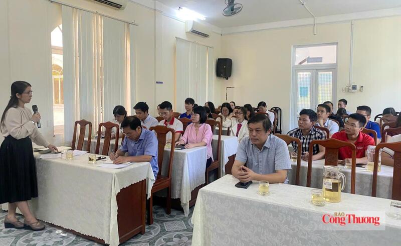 Đại diện Lãnh đạo Sở Công Thương thành phố Huế họp bàn công tác tổ chức Tháng bán hàng khuyến mại với các đơn vị, doanh nghiệp