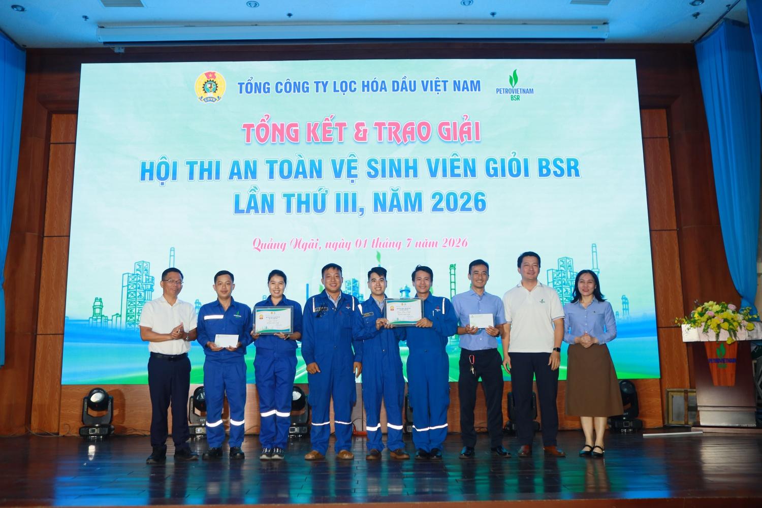 Nâng cao tay nghề và bản lĩnh trong bảo đảm an toàn NMLD Dung Quất Nâng cao tay nghề và bản lĩnh trong bảo đảm an toàn NMLD Dung Quất