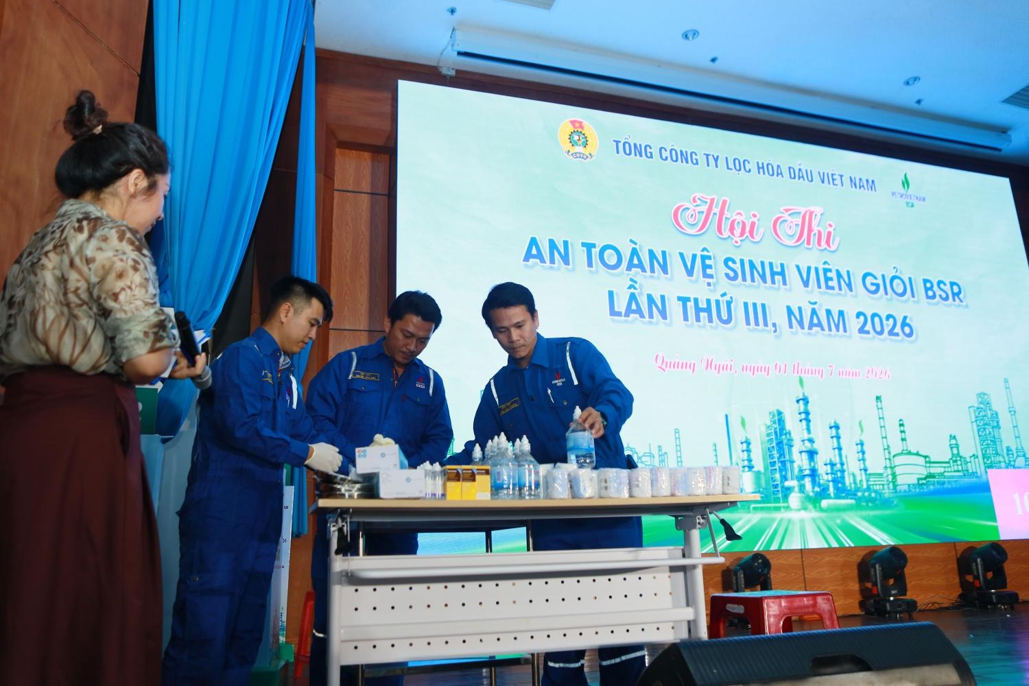 Nâng cao tay nghề và bản lĩnh trong bảo đảm an toàn NMLD Dung Quất Nâng cao tay nghề và bản lĩnh trong bảo đảm an toàn NMLD Dung Quất