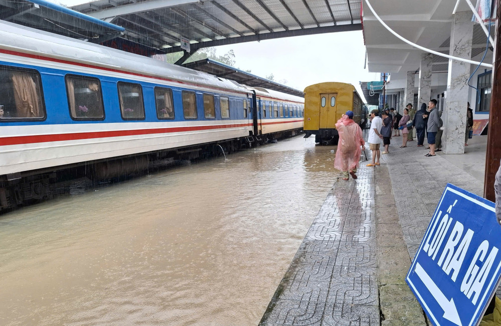 Ngành đường sắt tạm dừng khai thác tàu khách liên vận Gia Lâm - Nam Ninh (Trung Quốc). Ảnh minh họa. z7240487774631_6993719526d2f4d3ee21b1f5d1749b9a.jpg