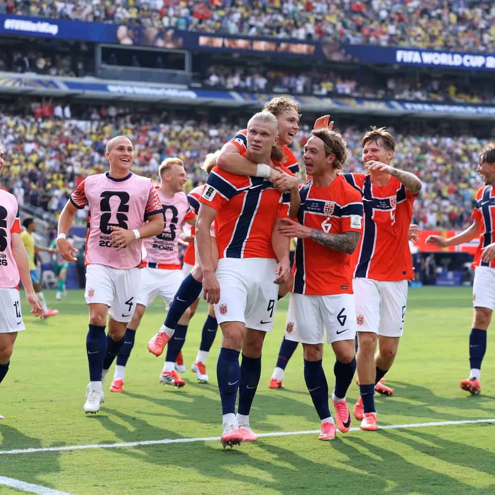 Erling Haaland lập cú đúp giúp Na Uy đánh bại Brazil 2-1. Ảnh: FIFA 1783296315903.png