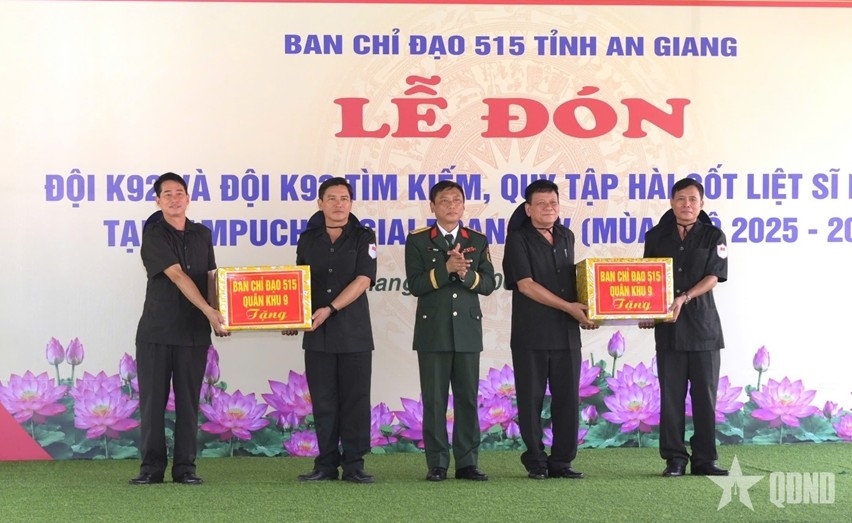 An Giang: Đón Đội K92, K93 hoàn thành nhiệm vụ tìm kiếm, quy tập hài cốt liệt sĩ tại Campuchia