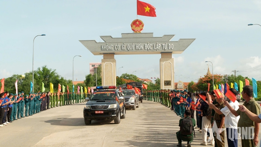 An Giang: Đón Đội K92, K93 hoàn thành nhiệm vụ tìm kiếm, quy tập hài cốt liệt sĩ tại Campuchia