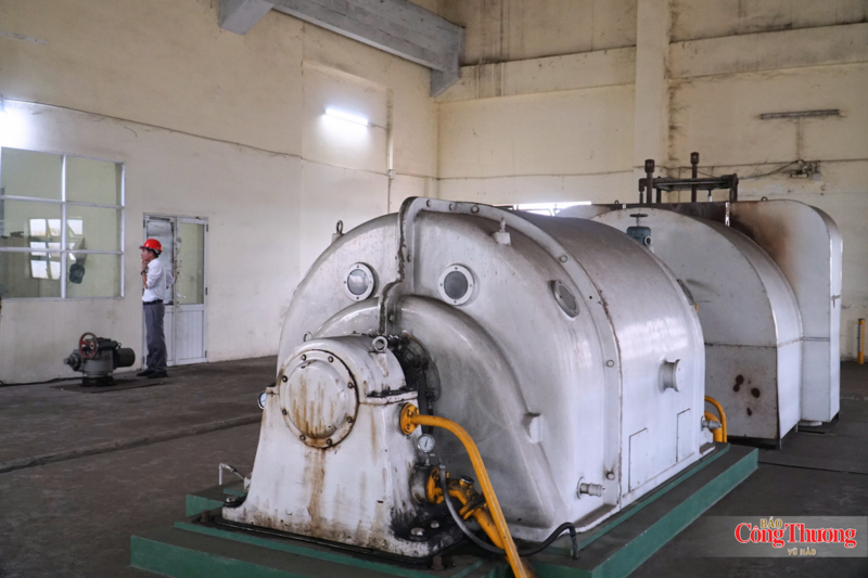 Đặc biệt, nhà máy tận dụng nguồn hơi phục vụ quá trình sản xuất công để vận hành hệ thống tuabin phát điện, khai thác tối đa năng lượng của hơi nước, nâng cao hiệu suất sử dụng năng lượng của toàn bộ dây chuyền.