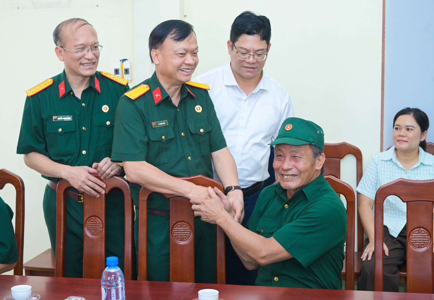 Petrovietnam thăm và tặng quà các thương, bệnh binh tại Hưng Yên, Ninh Bình Petrovietnam thăm và tặng quà các thương, bệnh binh tại Hưng Yên, Ninh Bình