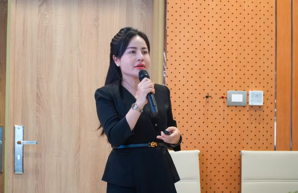 Lãnh đạo FPT giới thiệu sản phẩm dịch vụ trung gian dữ liệu word-0jbrvr-5.png