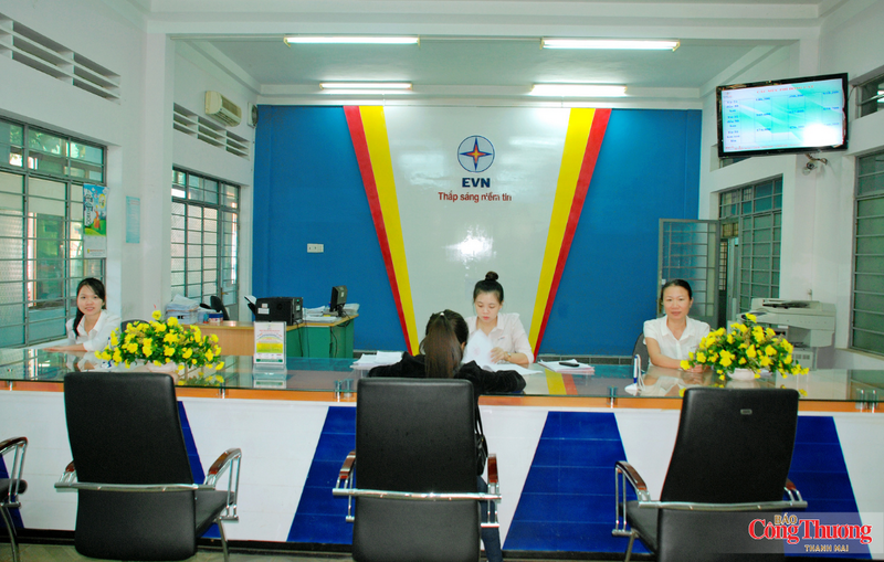 PC Gia Lai tiếp tục nâng cao chất lượng dịch vụ khách hàng, đạt 100% thanh toán tiền điện không dùng tiền mặt trong 6 tháng đầu năm 2026.