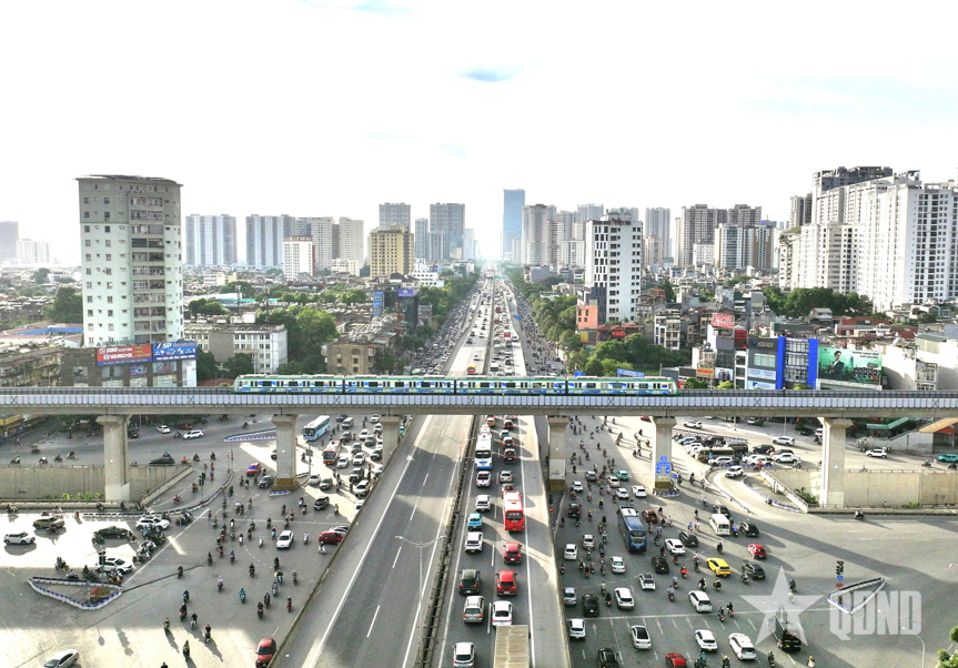 Nhận diện thách thức, giải bài toán tăng trưởng của Thủ đô
