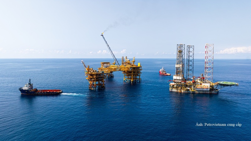 Hoạt động khai thác dầu khí trên biển của Petrovietnam - Ảnh: Petrovietnam cung cấp