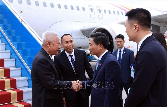 Phó Chủ tịch Quốc hội Nguyễn Doãn Anh đón Chủ tịch Quốc hội kiêm Chủ tịch Hạ viện Thái Lan Sophon Zaram tại Sân bay quốc tế Nội Bài. Ảnh: Tuấn Anh/TTXVN Phó Chủ tịch Quốc hội Nguyễn Doãn Anh đón Chủ tịch Quốc hội kiêm Chủ tịch Hạ viện Thái Lan Sophon Zaram tại Sân bay quốc tế Nội Bài. Ảnh: Tuấn Anh/TTXVN
