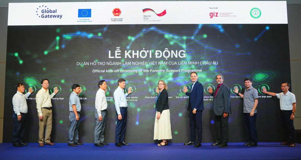 Lễ khởi động Dự án "Hỗ trợ ngành Lâm nghiệp Việt Nam của Liên minh châu Âu". Ảnh: BTC le-khoi-dong.jpg