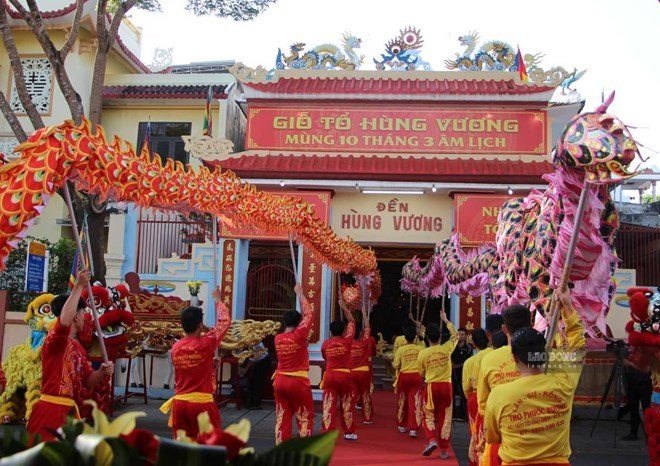 Rước đuốc qua phố biển, mở màn Đại hội thể thao Khánh Hòa