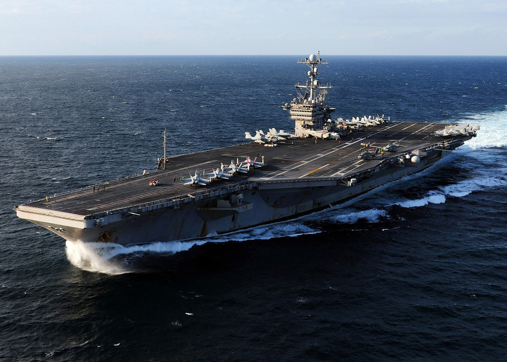 Tàu sân bay USS George Washington. Ảnh: Hải quân Mỹ. us-navy-101206-n-5538k-395-the-aircraft-carrier-uss-george-washington-cvn-76-transits-the-east-china-sea.jpg