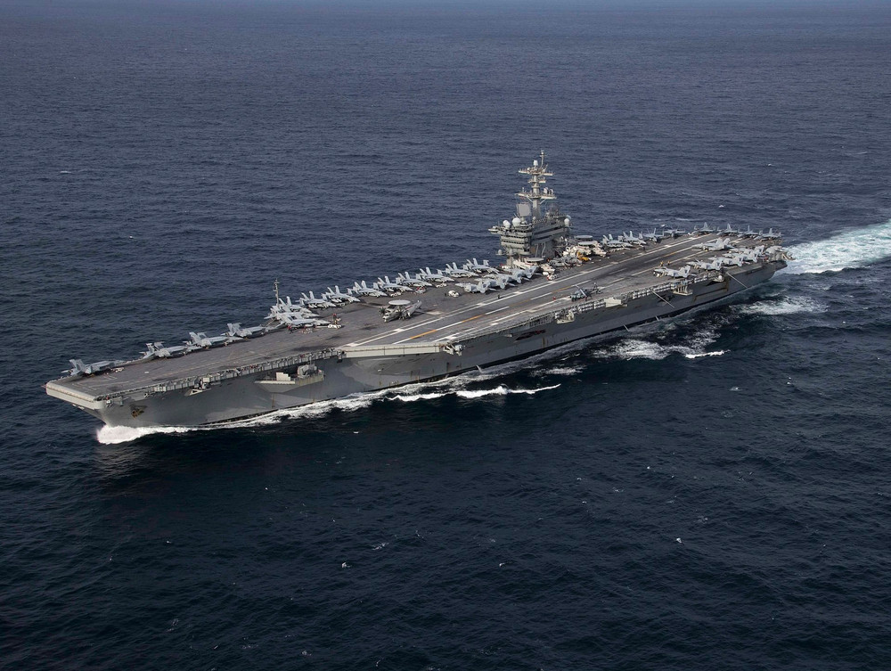Tàu sân bay USS Abraham Lincoln. Ảnh: Hải quân Mỹ. 1920px-uss-abraham-lincoln-cvn-72-underway-in-the-atlantic-ocean-on-30-january-2019-190130-n-pw716-1312.jpg
