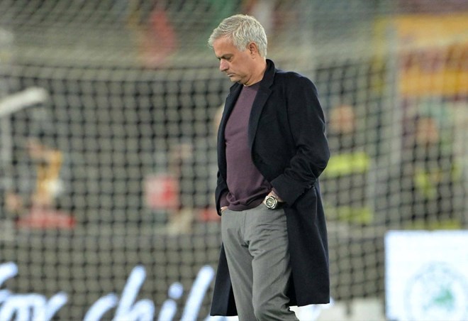 Real Madrid đặt niềm tin vào Jose Mourinho để lật đổ Barcelona