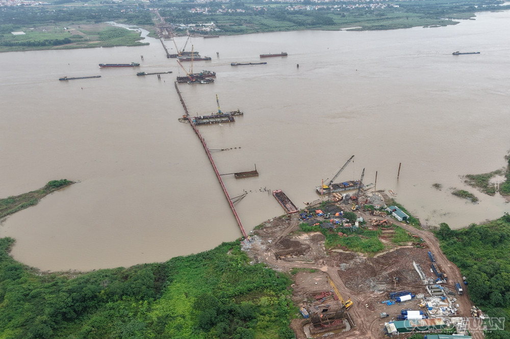 Cầu Thượng Cát bắc qua sông Hồng là dự án trọng điểm của Hà Nội, điểm đầu tại Km3+504 trên đường Kỳ Vũ (phường Thượng Cát) và điểm cuối tại Km8+731 trên Quốc lộ 23B (xã Thiên Lộc). clo_br_cau-thuong-cat.jpg