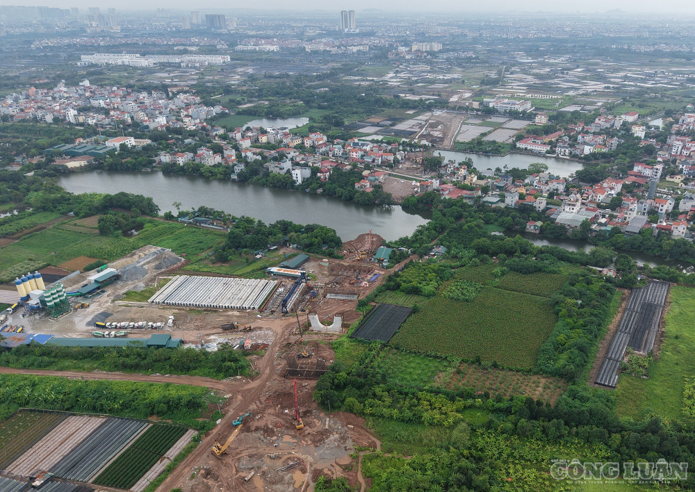 Cầu Thượng Cát và đường hai đầu cầu là công trình giao thông quan trọng của Thành phố. Đây là dự án đầu tư thuộc danh mục các dự án trọng điểm ưu tiên đầu tư trong chương trình 03-CTr/TU ngày 17/03/2021 của Thành ủy về Chỉnh trang đô thị, phát triển đô thị và kinh tế đô thị thành phố Hà Nội giai đoạn 2021-2025. clo_br_dji-20260814154300-0379-d.jpg
