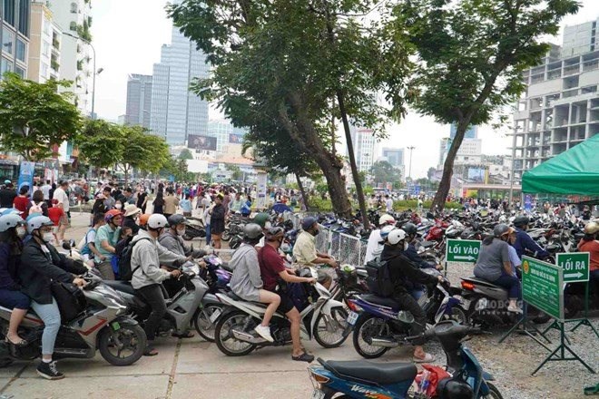 Đi xem pháo hoa dịp Quốc khánh 2.9 ở TPHCM, gửi xe ở đâu thuận tiện