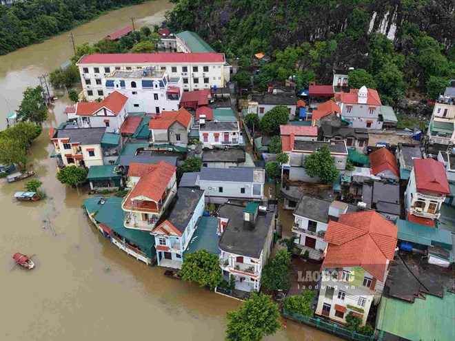 Hơn 700 hộ dân tại một xã ở Ninh Bình bị ngập do mưa lũ