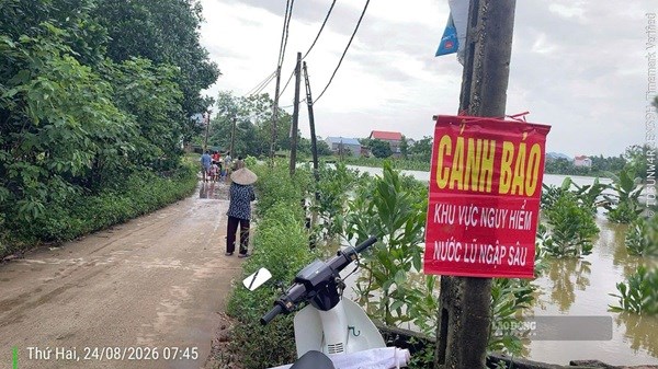 Hà Nội phân luồng giao thông tại các điểm ngập sau bão số 4