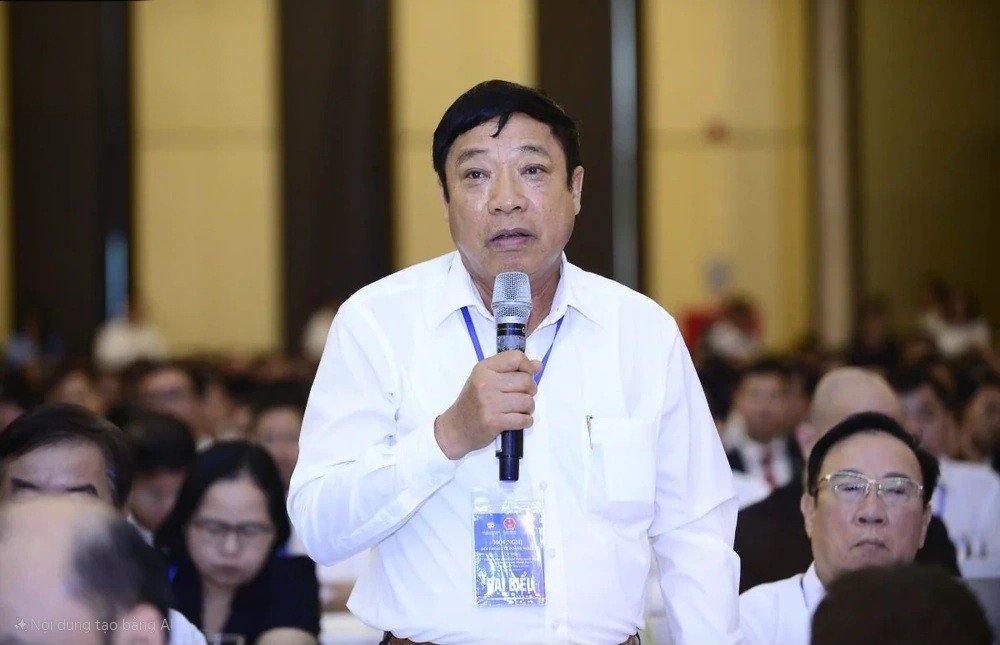 Ông Nguyễn Duy Nở, Giám đốc Công ty Hoàng Tuấn kiến nghị nội dung liên quan tới giải phóng mặt bằng và phương pháp xác định, thẩm định đơn giá các dự án theo cơ chế đặc thù từ Nghị quyết 66.4 1000038933.jpg