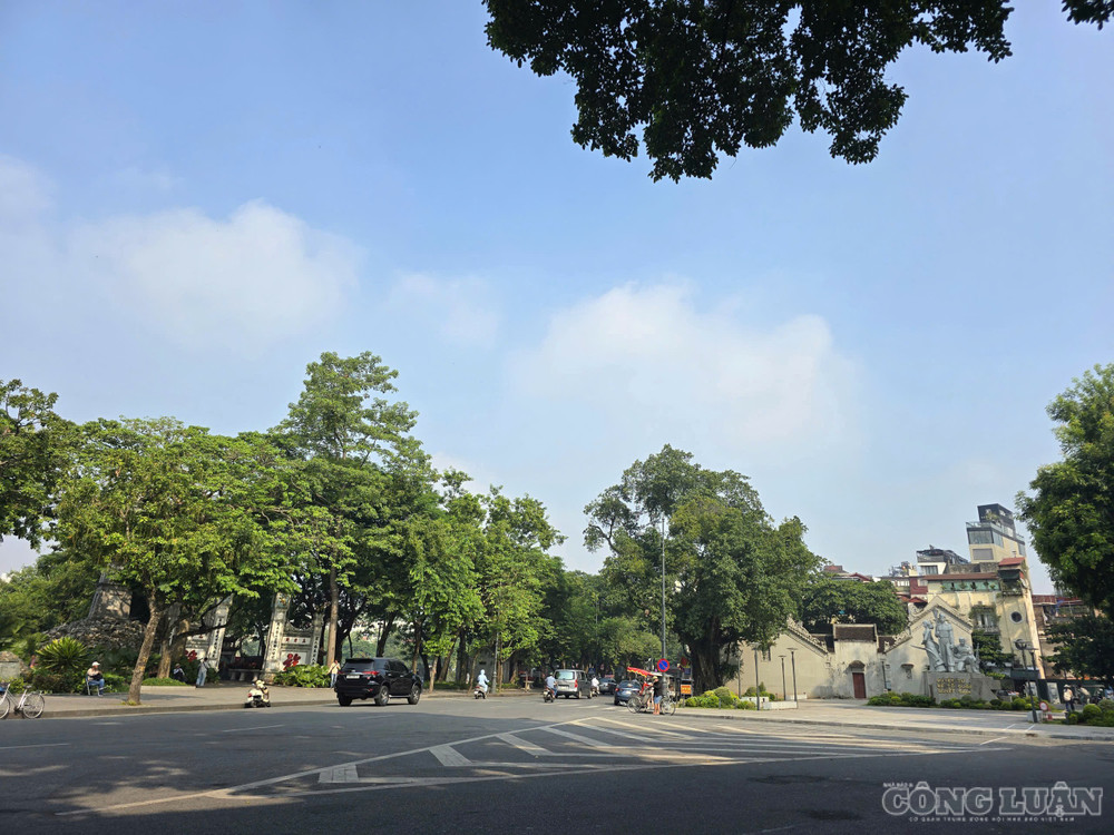 Khu vực không gian trước đền Bà Kiệu sẽ được Hà Nội tái thiết, chỉnh trang. Ảnh: H. Đương clo_br_be2ab4ce988018de4191.jpg