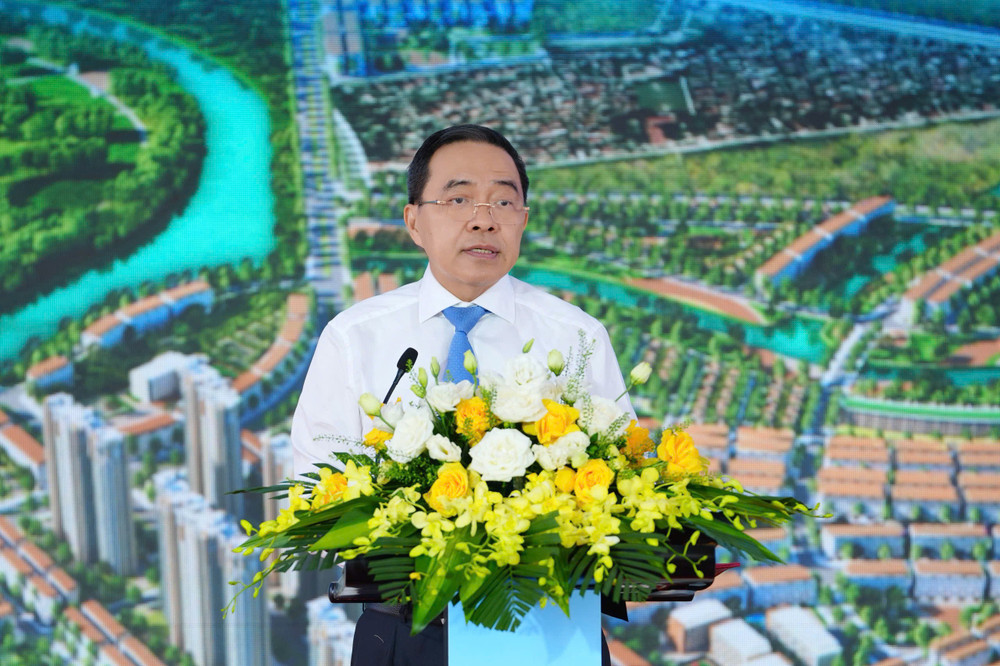 pham-thieu-hoa.jpg