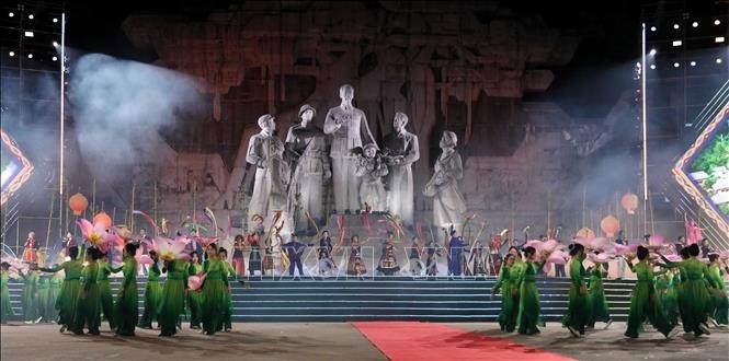 Chương trình nghệ thuật đặc sắc tại lễ khai mạc lễ hội Thành Tuyên năm 2026. Ảnh TTXVN. Chương trình nghệ thuật đặc sắc tại lễ khai mạc lễ hội Thành Tuyên năm 2026. Ảnh TTXVN.